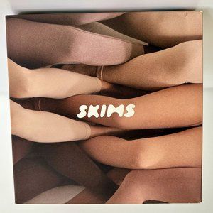 NWT SKIMS Sculpting Legging, size s/m, brand new in box! SKIMS BY KIM KARDASHIAN